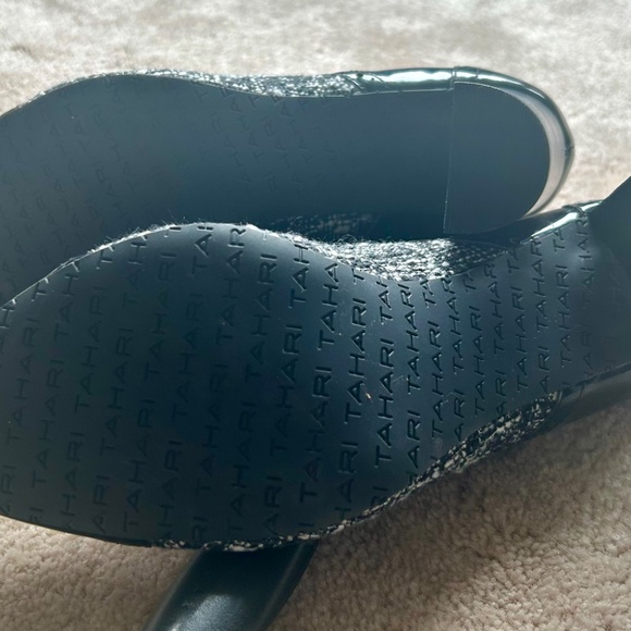 Tahari Lace Up High Heeled Oxfords Size 10 - Picture 4 of 4